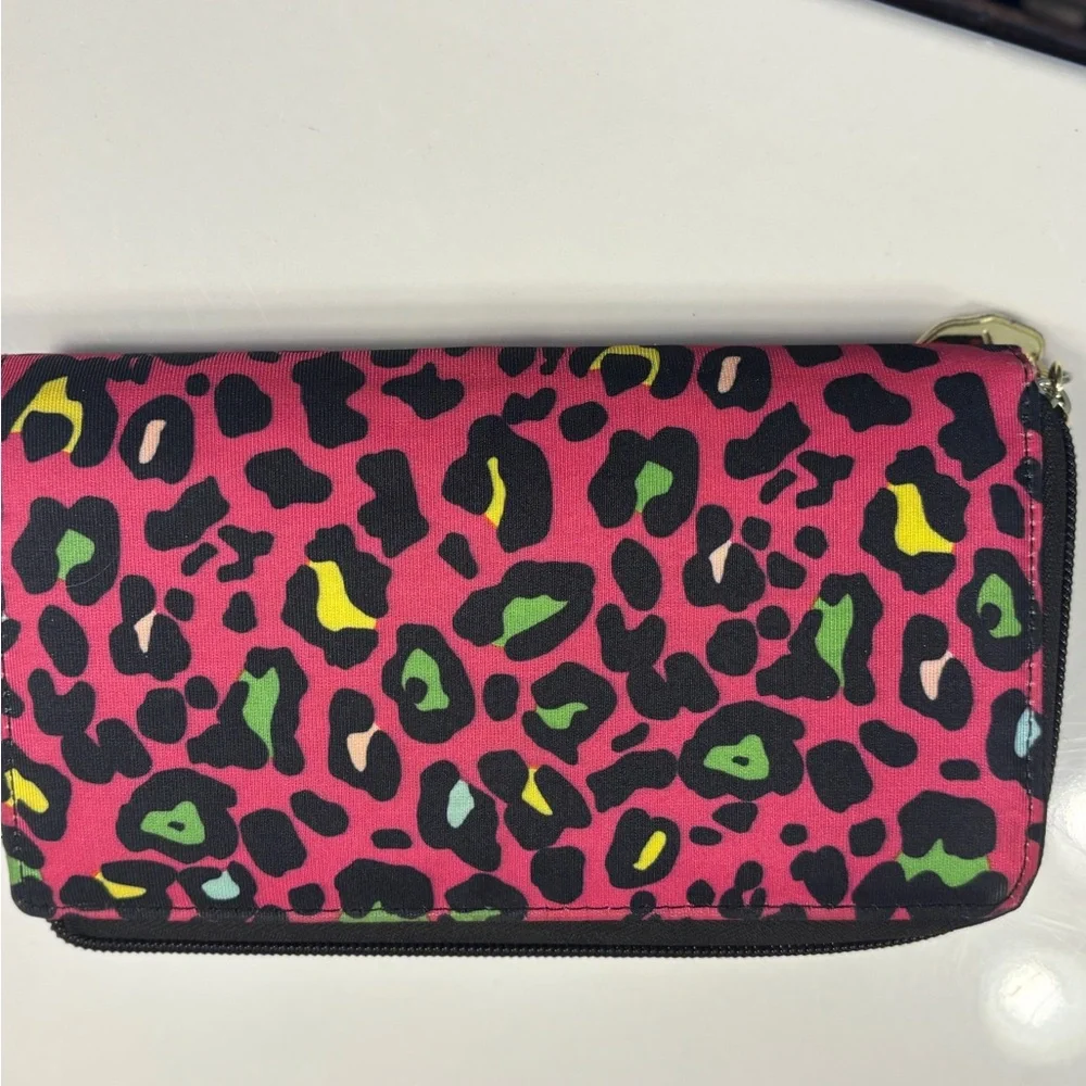 Betsey Johnson Pink Leopard Print Wallet - Picture 3 of 4